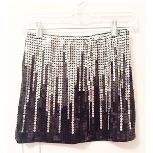 Bebe Sz 00 Ombré Silver Black Sequined Mini Skirt